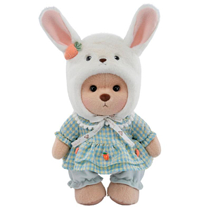 Медвежонок Lina TeddyTales, в зеленом платье, белой шапочке-зайке, молочный, M, 30 см